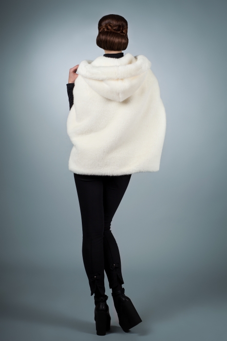 Photo #4 - Cape-coat mink white