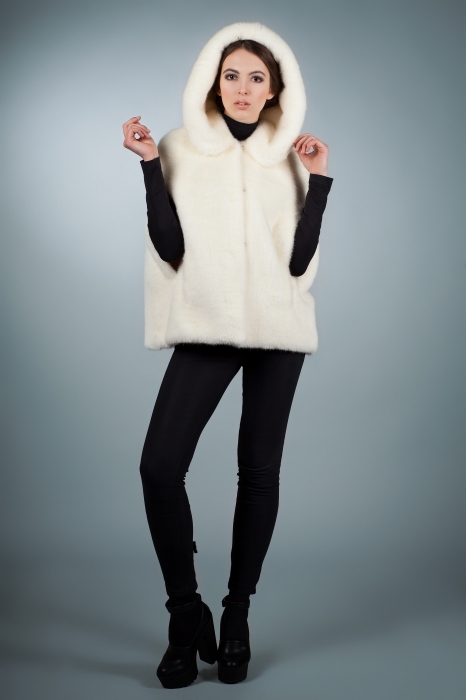 Photo #5 - Cape-coat mink white