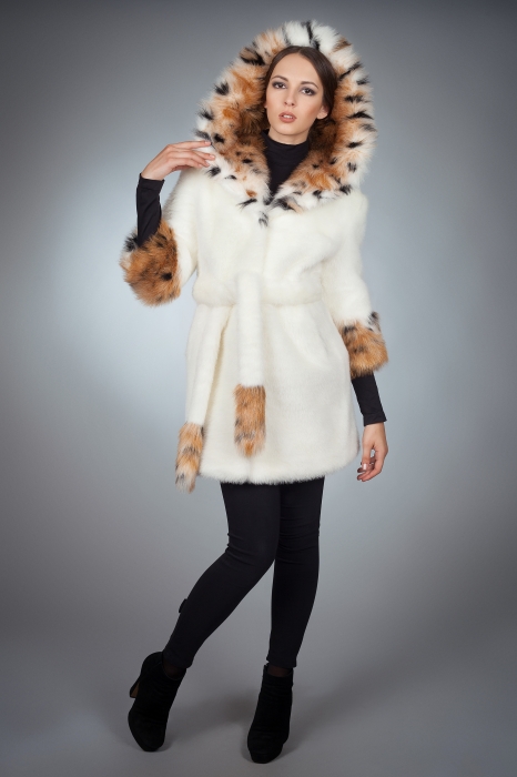Photo #1 - Coat mink white